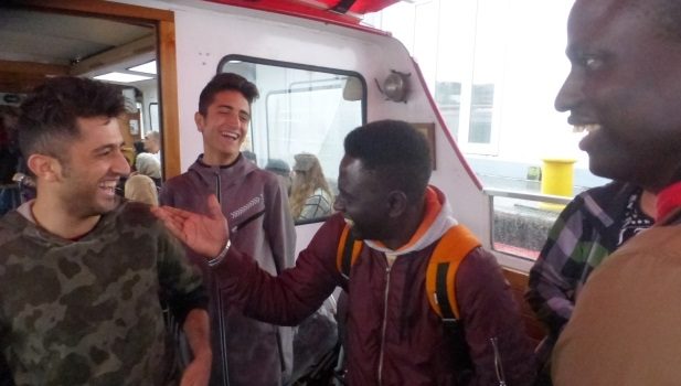 Hamburger Hafen fasziniert Ellerauer Flüchtlinge